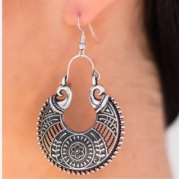 5 for $25 Vintage Silver New Earrings - Picture 1 of 6
